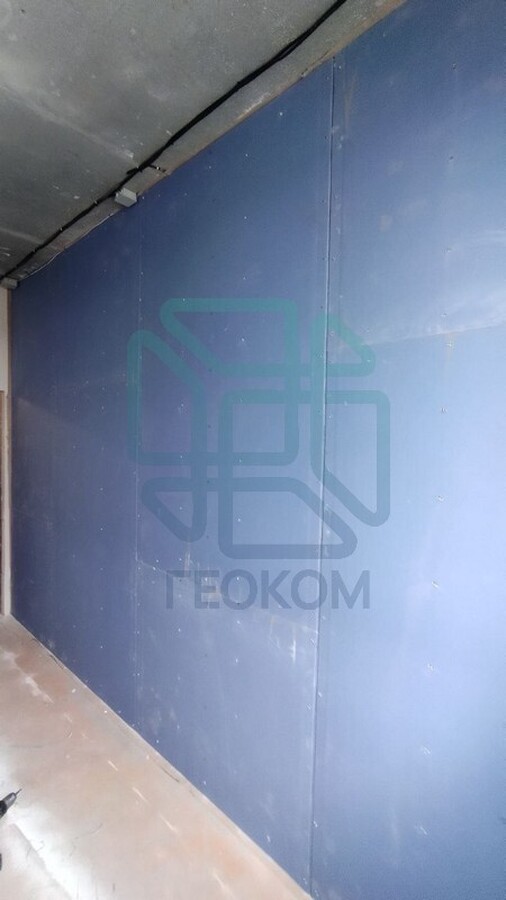 Тонкая усиленная шумоизоляция стены